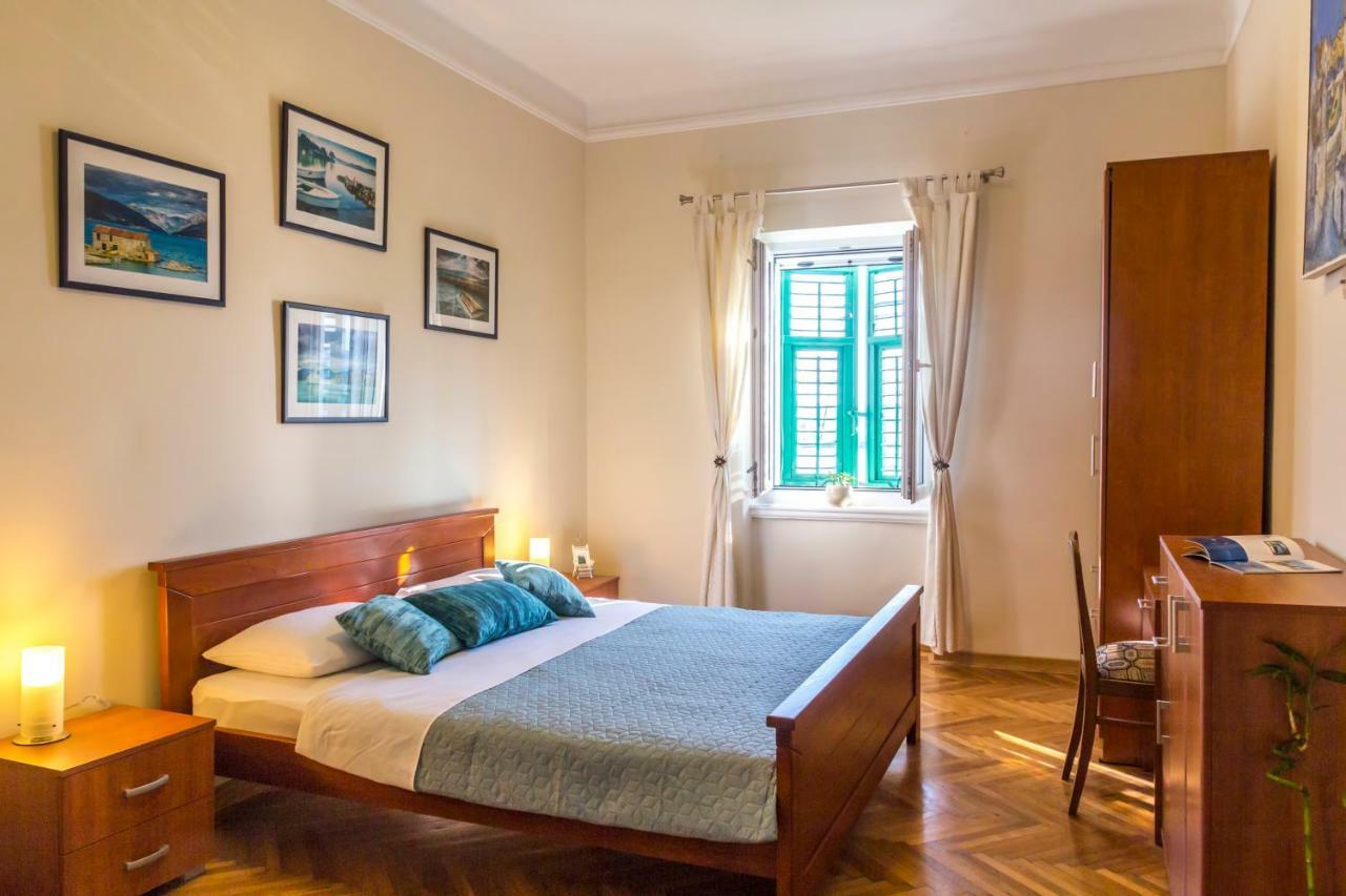 Apartman Natalia Tivat Exterior photo